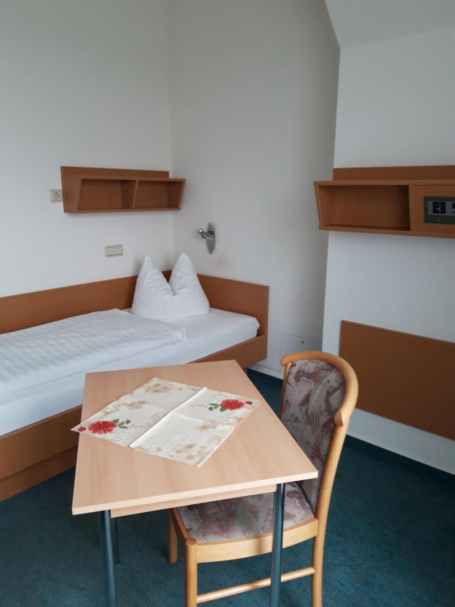 Hotel Zum Sportforum Blankenburg  Rum bild