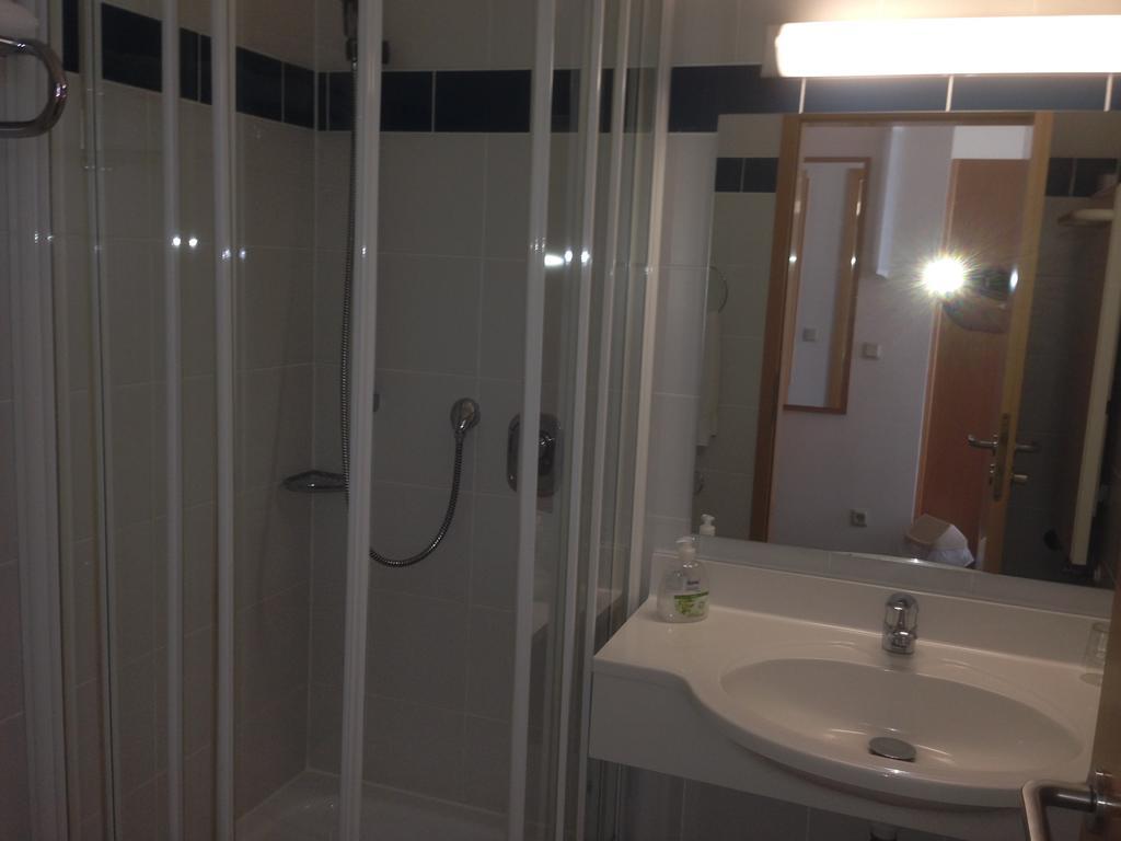 Hotel Zum Sportforum Blankenburg  Rum bild